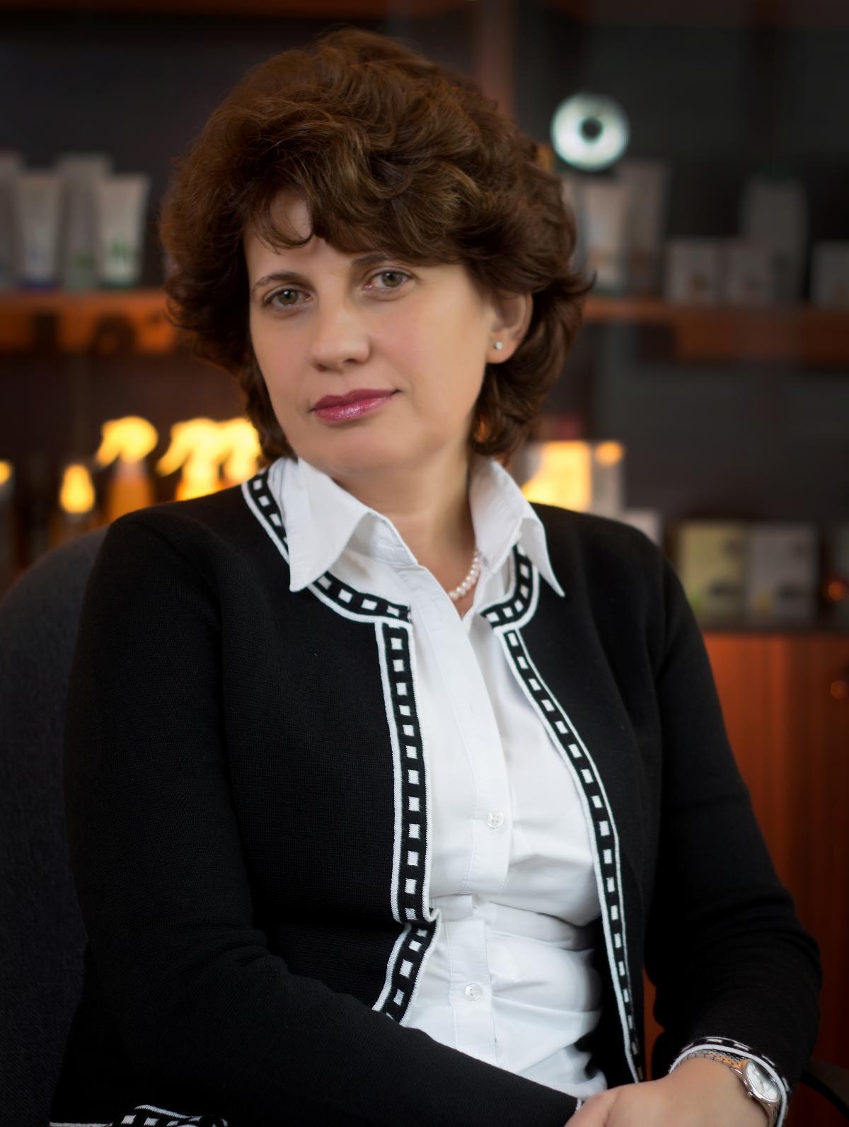 Susana Laszlo Director General Cosmetic Plant