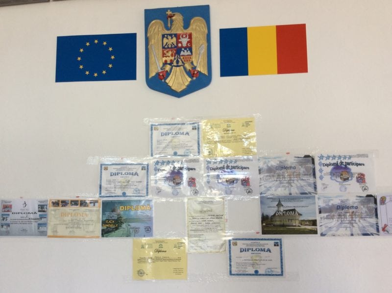 Copiii din Râșca-Pleș și Măguri Răcătău au primit cadouri la început de an școlar 10 IMG 1178 e1505213694747