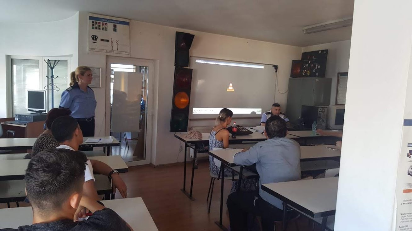 inofrmare la scolile de șoferi