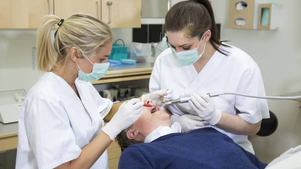 medic specialist în ENDODONȚIE