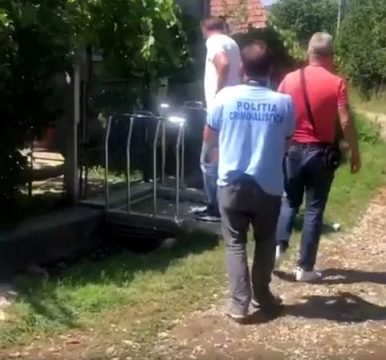 bebeluș găsit mort