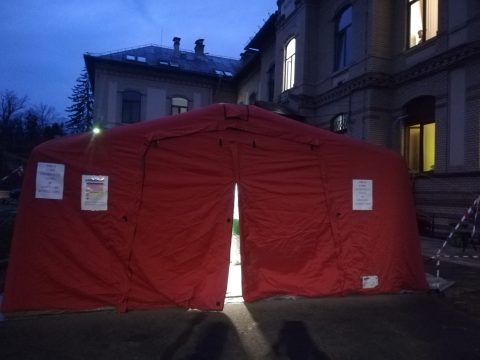FOTO Cortul de triaj din curtea Spitalului de Urgență din Cluj-Napoca își începe activitatea 2 cort triaj 2 1