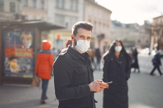 Număr de telefon unde puteți reclama încălcarea normelor de protecție anti-COVID