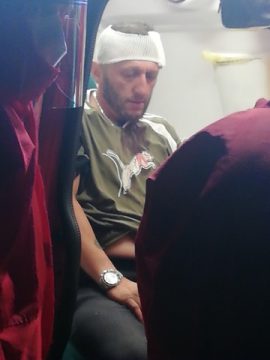 Ca în Vestul Sălbatic, în comuna Săcuieu, din Cluj, familia unui consilier local a intrat, noaptea, pe proprietatea unui localnic și i-a crăpat capul cu parul 2 screen shot 2