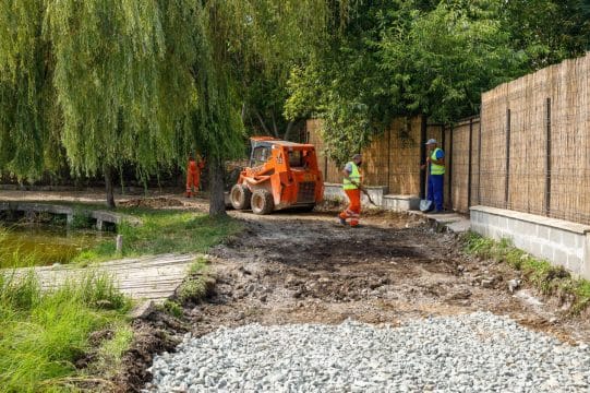 Au demarat lucrările de amenajare și modernizare a zonei de agrement din jurul Lacului I Gheorgheni 7 117467233 3259282307493905 6012092737422605084 o