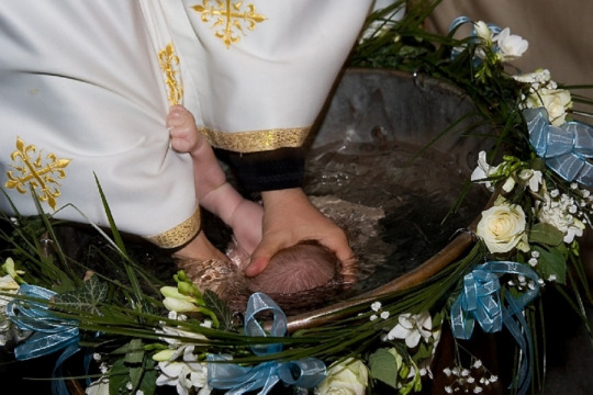 Bebeluș decedat după slujba de botez