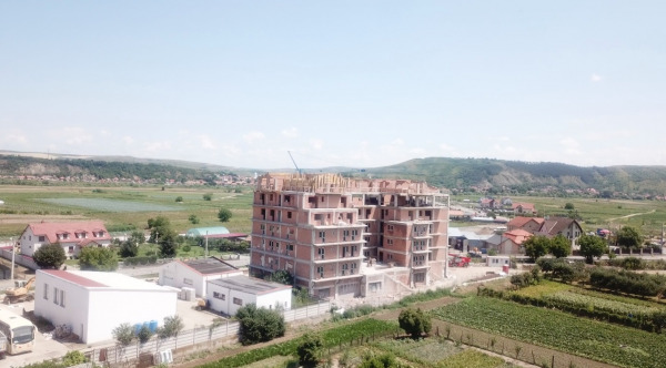 Bloc construit ilegal in Campia Turzii